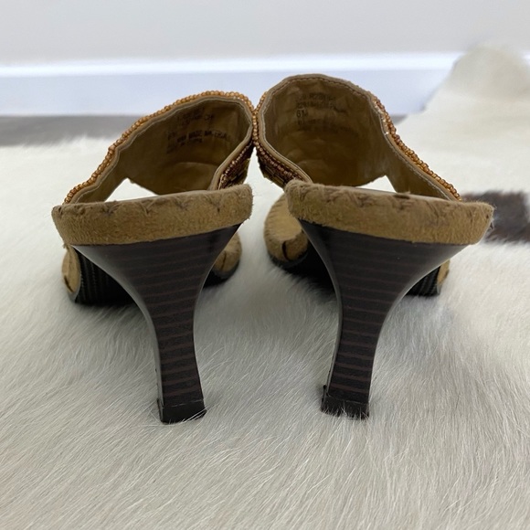 Rialto Tan Beaded Thong Sandals Size 6 - Picture 3 of 5